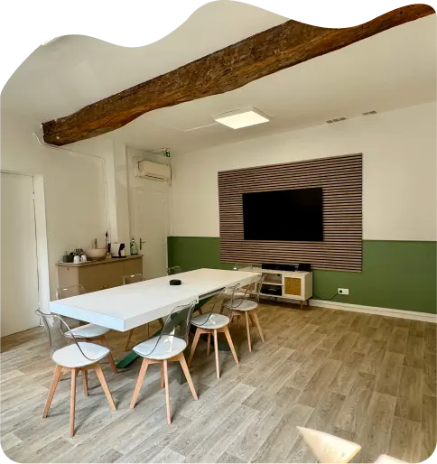 Salle de réunion et espace de coworking moderne d'ORMIGA, entièrement équipé à Saint-Germain-en-Laye